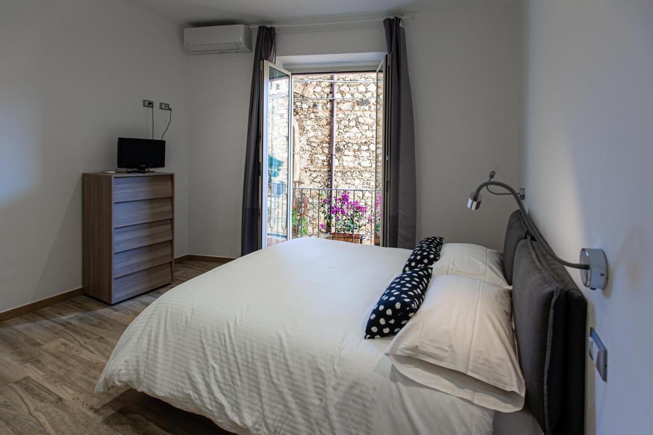 Taomau - Duomo Square Apartment Taormina Exterior foto
